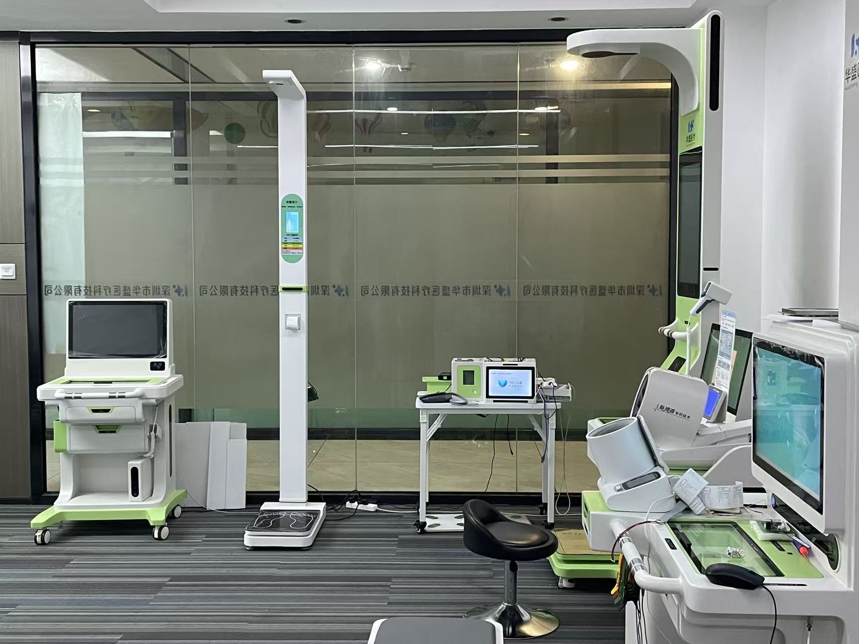 养老院健康管理的新利器：体检一体机厂家的专业选择